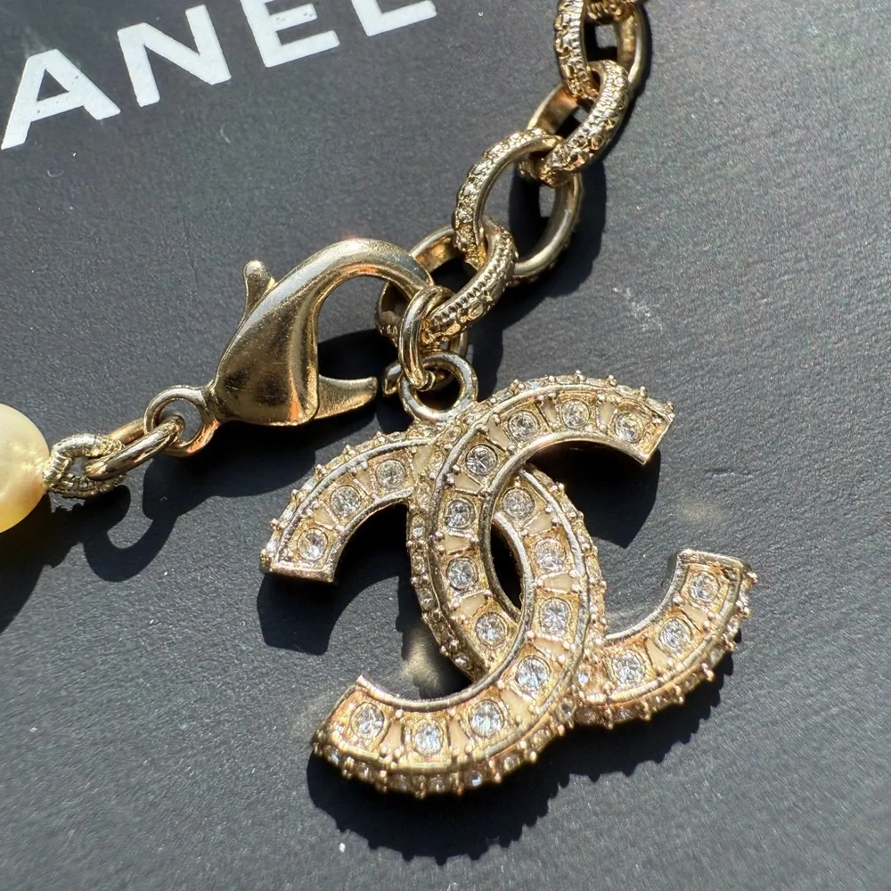 Chanel 19V Graduated Pearl Crystal Crystals CC Logo Charm Pendant Bracelet Gold - Picture 7 of 13